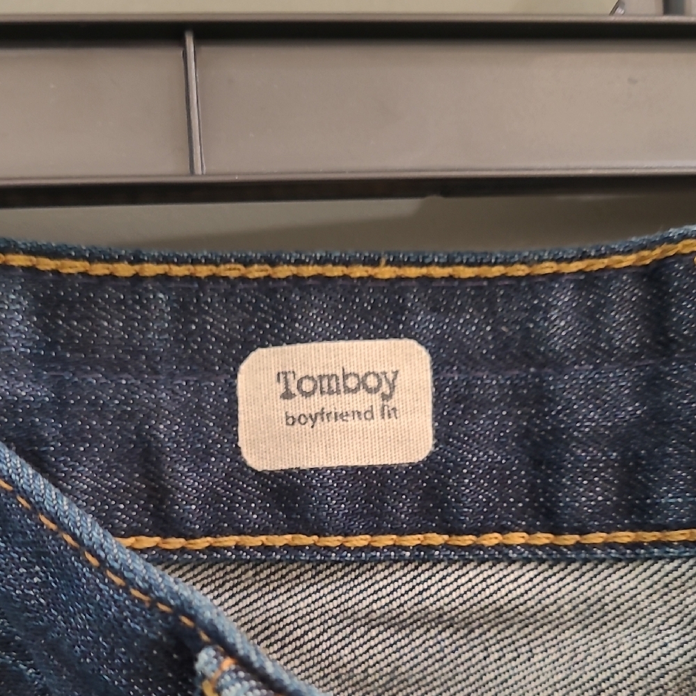 Adriano Goldschmied Tomboy Boyfriend Fit Straight-Leg Jeans - Picture 3 of 8